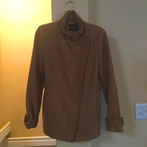Versatile tan jacket
